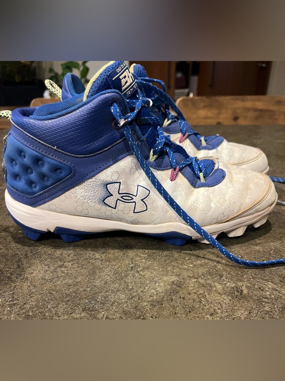 Under Armour White and Blue Men's Cleats Sneakers